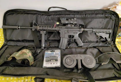 M4A1 RIS king Armstrong, Dan Wesson 8, et matériel