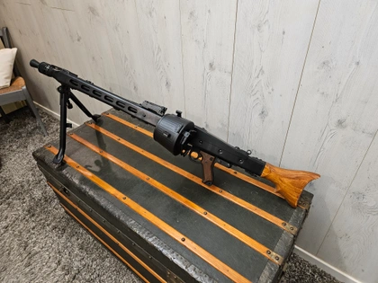 Réplique MG42 Airsoft – Très bon état