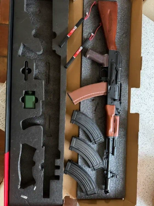 AK full metal et bois E&L etat neuve
