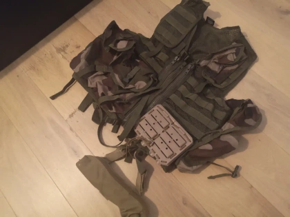 Chest-Rig avec équipement