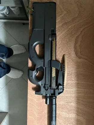 P90