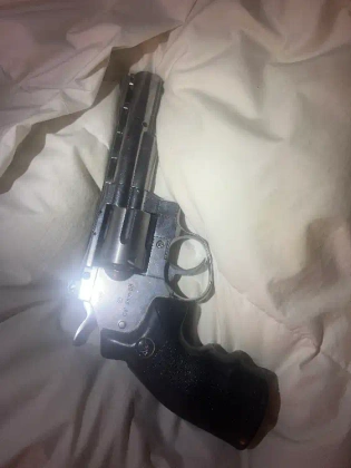 Revolver Dan Wesson  (Chrome) barillet défectueux